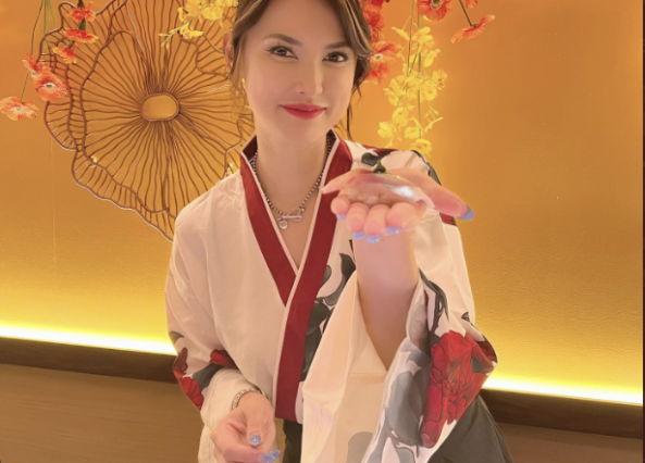 DIỆN CÙNG MARIA OZAWA